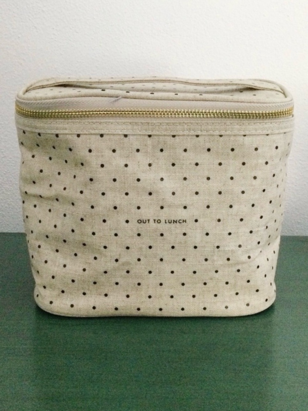🎉HP🎉 Kate Spade Coated‑Linen “Out to Lunch” Polka Dot Insulated Lunch Bag – NWOT - Picture 4 of 12